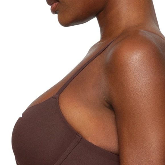 Skims Fits Everybody T Shirt Demi Bra NWT in Espresso Brown 44 C - Picture 3 of 9